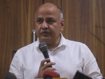 कोविड प्रोटोकॉल : दिल्ली सरकार के स्कूली शिक्षकों को हवाईअड्डे पर तैनात किया जाएगा