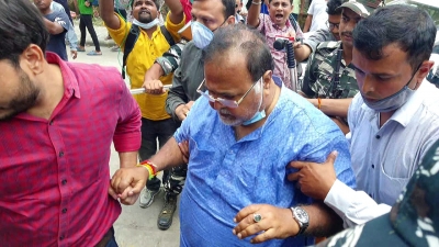 बंगाल के पूर्व शिक्षा मंत्री पार्थ चटर्जी की न्यायिक हिरासत 14 दिसंबर तक बढ़ी