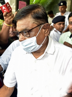 बंगाल भर्ती घोटाला : माणिक भट्टाचार्य की न्यायिक हिरासत एक महीना बढ़ी