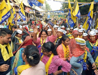 रोड शो के दौरान विधायक समेत आप के तीन नेताओं के फोन चोरी