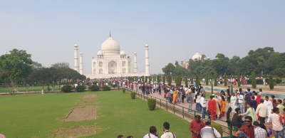 ताज मामला : सुप्रीम कोर्ट ने आगरा में हवाई यातायात बढ़ाने की अनुमति दी