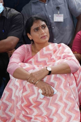 शर्मिला ने बीआरएस बैठक के लिए खम्मम को स्थल चुनने को लेकर केसीआर पर हमला किया