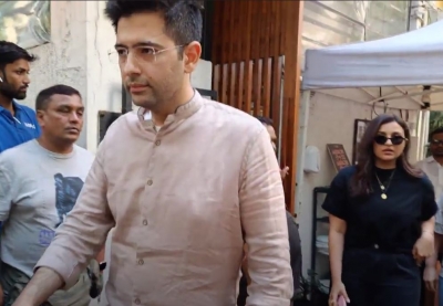 राघव चड्ढा और परिणीति एक साथ लंच पर स्पॉट हुए