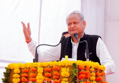 अशोक गहलोत ‘नीतियों पर राजनीति’ से लड़ने के लिए पीआर फर्म से जुड़े
