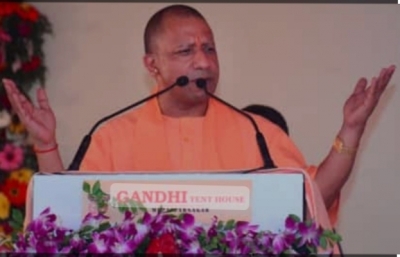 माफिया गले में तख्ती लटका कर जान की भीख मांगता दिखाई दे रहा, यह है नया उत्तर प्रदेश: सीएम योगी