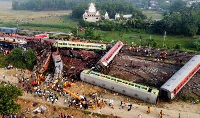 ट्रेन दुर्घटना की जांच को सेवानिवृत्त जज की अध्यक्षता में पैनल की मांग के लिए याचिका