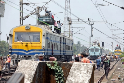 रेल मार्ग पर नहीं थी ‘कवच’ प्रणाली : रेलवे