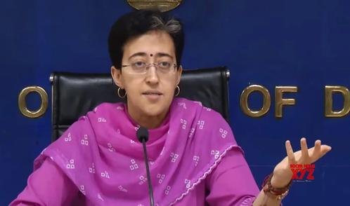 आतिशी ने नेशनल लॉ यूनिवर्सिटी के छात्रों से बातचीत की