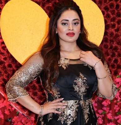 ‘बिग बॉस ओटीटी 2′ : बेबिका ने अब्दू का पढ़ा हाथ, कहा- ’24 साल की उम्र तक हो जाएगी शादी’