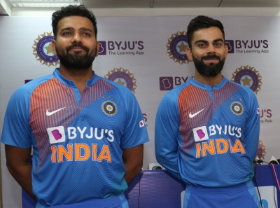 उन खिलाड़ियों को और मौके दीजिए, जिन्हें पर्याप्त मौके नहीं मिले : आकाश चोपड़ा