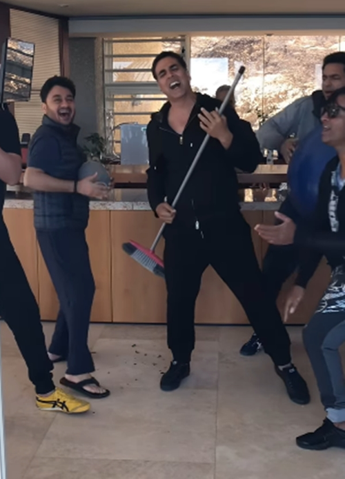 बॉलीवुड के ‘खिलाड़ी’ अक्षय कुमार ने मजेदार अंदाज में मनाया फ्रेंडशिप डे