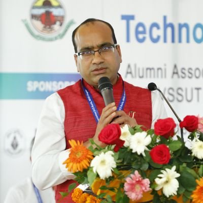 हवाई अड्डो पर आरामदायक टर्मिनल हों पर ‘गोल्ड प्लेटेड’ की अवधारणा से बचना चाहिए : संसदीय पैनल