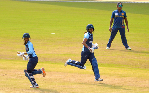 क्रिकेट में श्रीलंका को रौंदकर भारतीय महिला टीम ने जीता गोल्ड