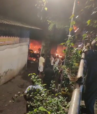 मुंबई की पार्किंग में आग से पांच महिलाओं समेत छह की मौत, 40 घायल