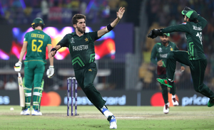 रोमांचक मैच में दक्षिण अफ्रीका ने पाकिस्‍तान को एक विकेट से हराया