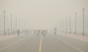 दिल्ली की वायु गुणवत्ता अब भी ‘गंभीर’ श्रेणी में
