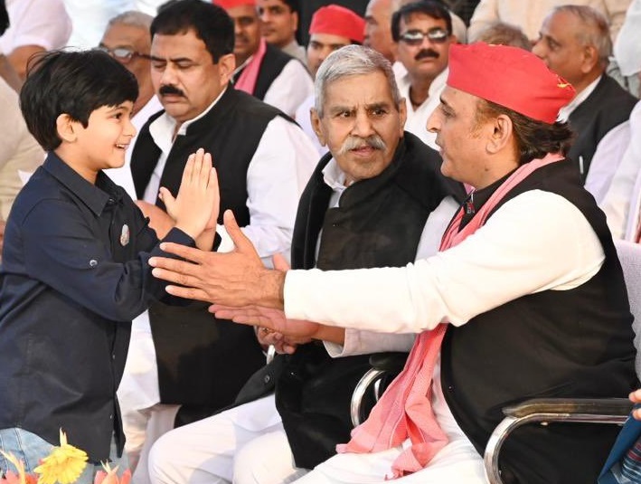 भाजपा के अंदर भी लोग ‘बंटेंगे तो कटेंगे’ नारे को स्वीकार नहीं कर रहे : अखिलेश यादव