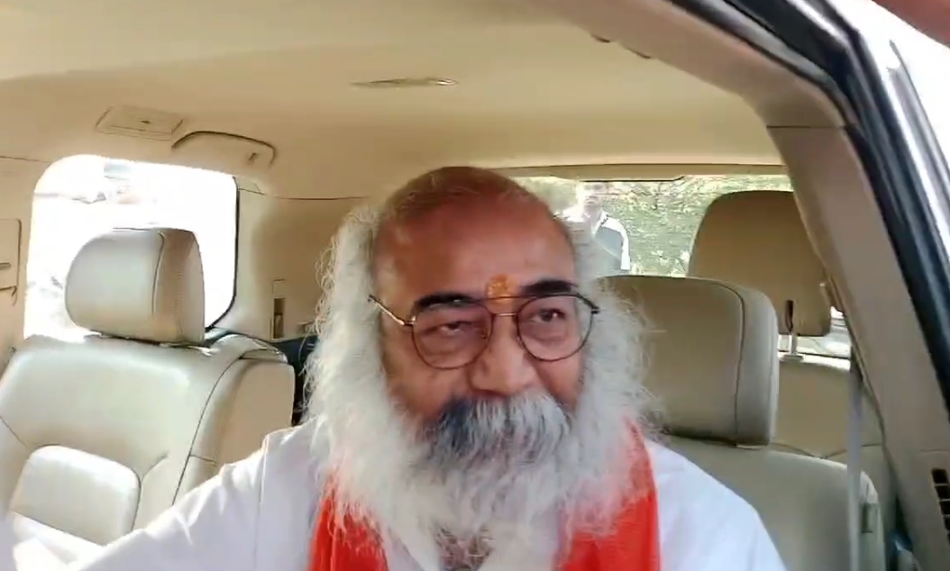राहुल गांधी को समय निकालकर बांग्लादेश भी जाना चाहिए, संभल में पूरी तरह से शांति है: आचार्य प्रमोद कृष्णम