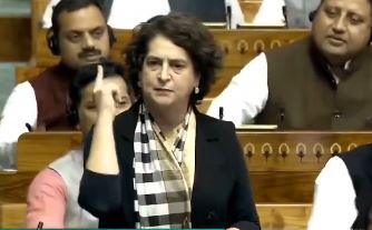 सरकार को बांग्लादेश में अल्पसंख्यकों पर हो रहे अत्याचारों के खिलाफ आवाज उठानी चाहिए : प्रियंका गांधी