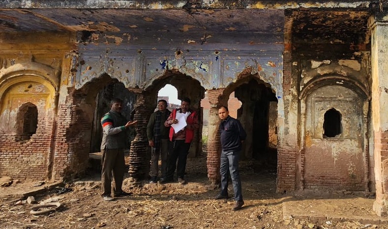 उत्तर प्रदेश के संभल में एक और मंदिर मिला