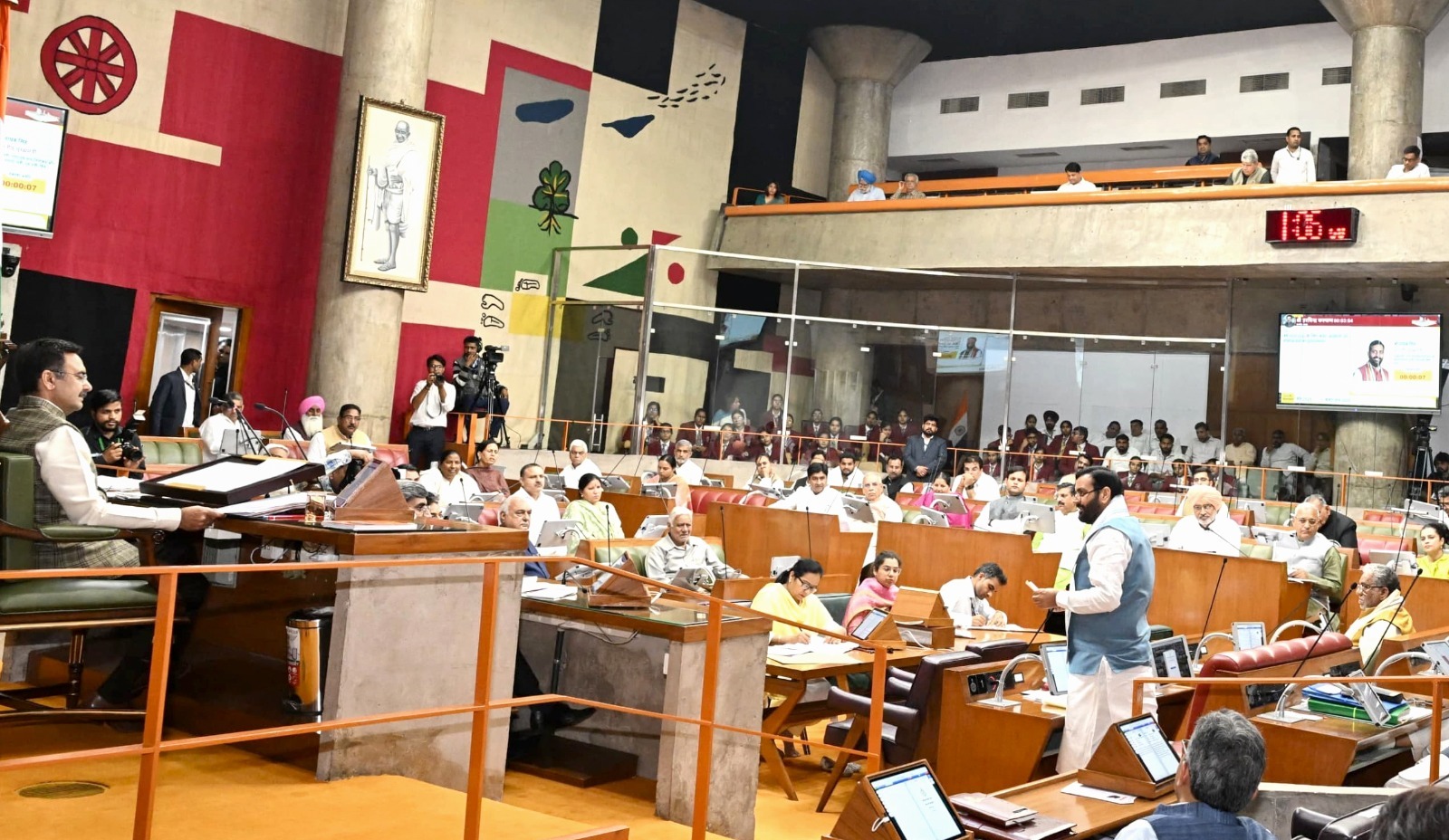 हरियाणा विधानसभा में हंगामे के बीच कई अहम विधेयक पारित, 26 मार्च तक कार्यवाही स्थगित