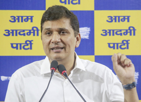 दिल्ली में युवाओं को रोजगार देने की बजाय बेरोजगार कर रही भाजपा सरकार : आप