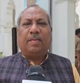 ‘इनसे अच्छे तो अंग्रेज थे’, जाति जनगणना पर सपा-कांग्रेस के क्रेडिट लेने पर भड़के संजय निषाद