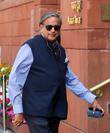 ऑपरेशन सिंदूर: सर्वदलीय डेलिगेशन में सांसद थरूर भी शामिल, कांग्रेस की लिस्ट से नदारद नाम