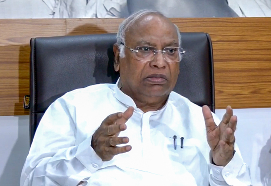 प्रोफेसर अली खान की गिरफ्तारी पर मल्लिकार्जुन खड़गे बोले, ‘भाजपा उन लोगों से डरती है, जो उन्हें पसंद नहीं’