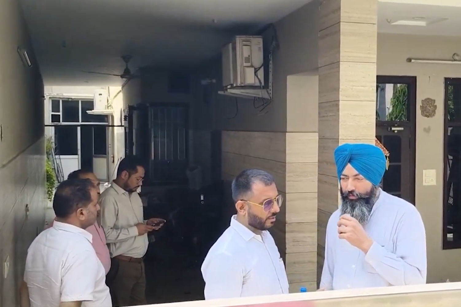 पंजाब सतर्कता ब्यूरो ने रिश्वत मामले में आप विधायक रमन अरोड़ा के आवास पर छापा मारा