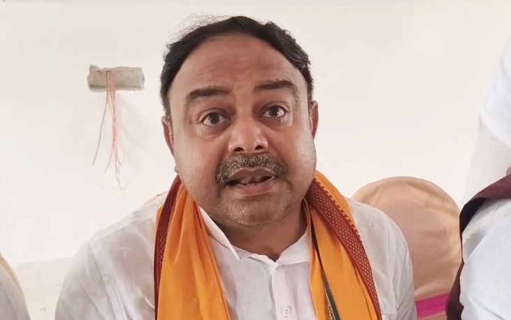 हमने अस्पताल बनवाया है, तेजस्वी यादव वहां कराए दिमाग का इलाज: मंत्री संतोष सिंह