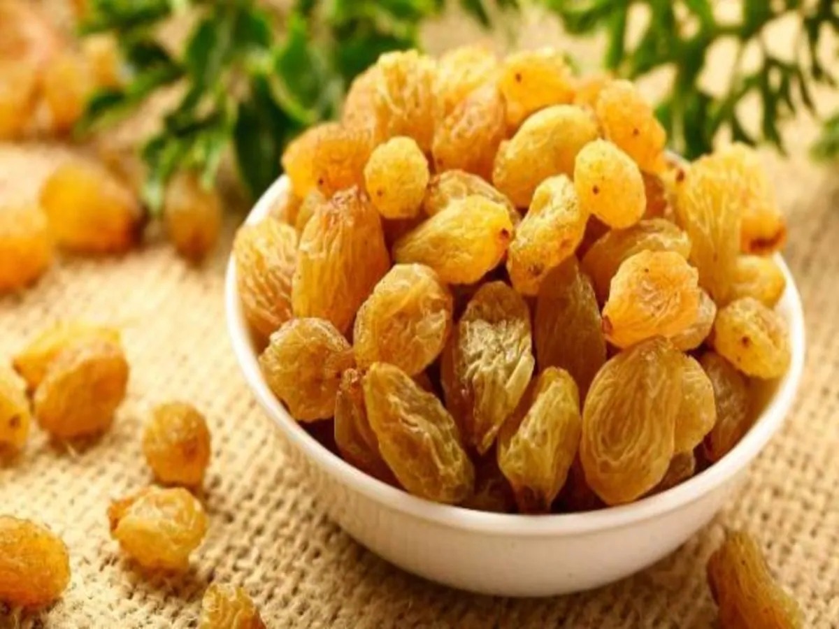 महिलाओं के लिए बेहद फायदेमंद है किशमिश, मिलते हैं कई लाभ