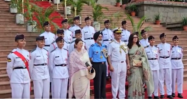 एनडीए से 17 महिला कैडेट्स हुई पास, राज्यपाल विजय कुमार सिंह ने कहा, ‘यह नारी शक्ति का प्रतीक है’