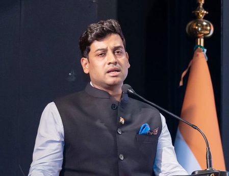 राहुल गांधी हमेशा हर मुद्दे पर राजनीति करते आए हैं : श्रीकांत शिंदे