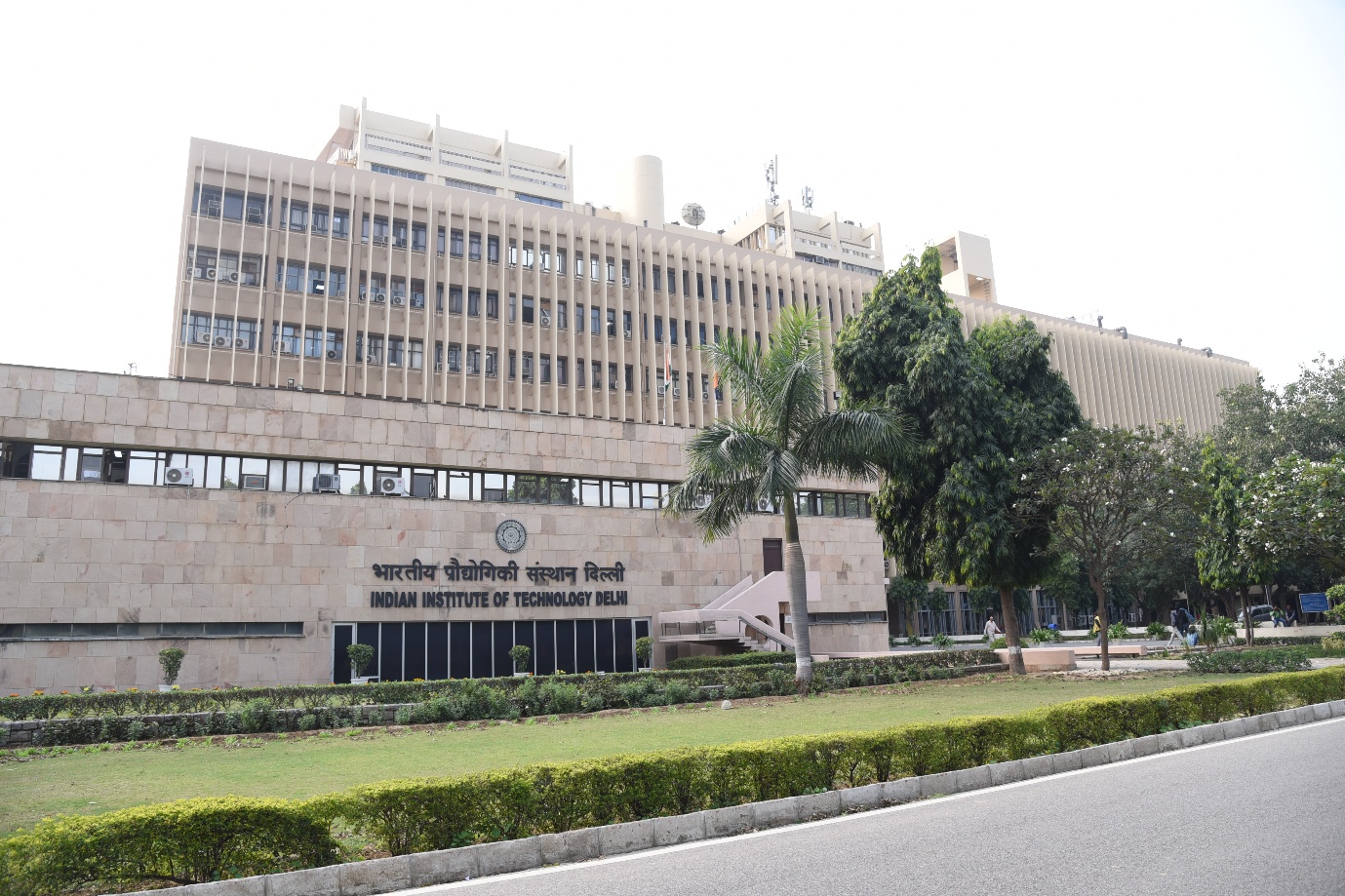 स्वास्थ्य सेवाओं और टेक्नोलॉजी के समन्वय के लिए एम्स और आईआईटी दिल्ली की साझेदारी