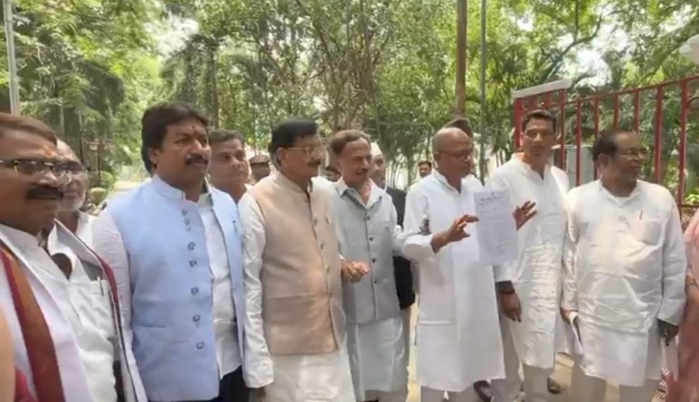 मुजफ्फरपुर दुष्कर्म मामला: कांग्रेस और जन सुराज पार्टी ने राज्यपाल को सौंपा ज्ञापन, सख्त कार्रवाई की मांग